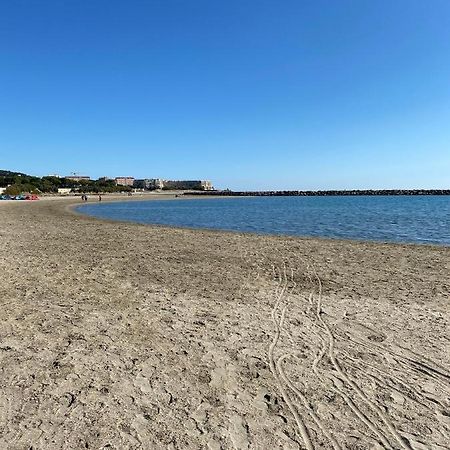 Superbe T2 Avec Terrasse Et Vue Su Mer Quartier Des Quilles A Сет Екстериор снимка