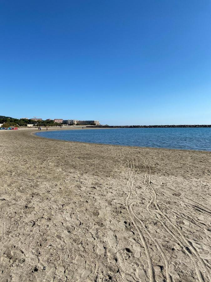 Superbe T2 Avec Terrasse Et Vue Su Mer Quartier Des Quilles A Сет Екстериор снимка